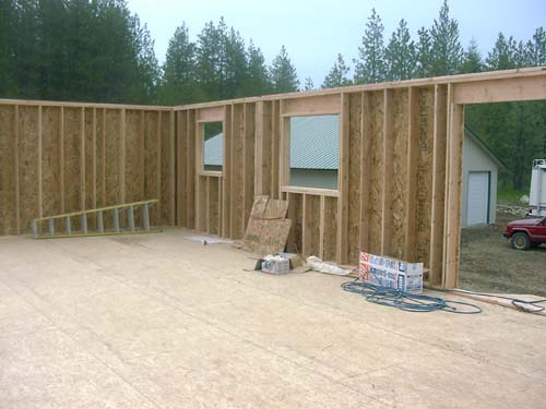 0050 - laundry, kitchen & dining room windows