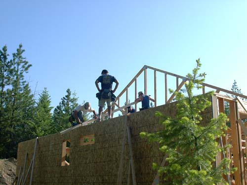 0065 - first truss secured down