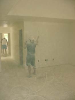 0156 - spray painting walls and ceilings