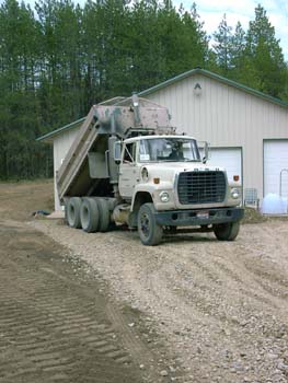 0175 - Last gravel dump in front of garage