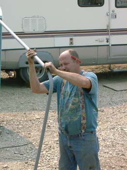 0193 - He bends conduit with his bare hands