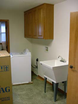 0222 - Laundry room cabinet
