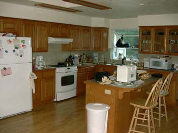 0252 - A lived in kitchen