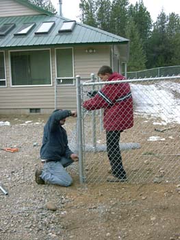 0271 - Fastening to corner post