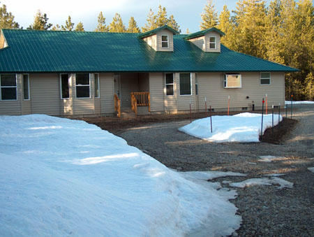 0322 - The driveway is clear of snow